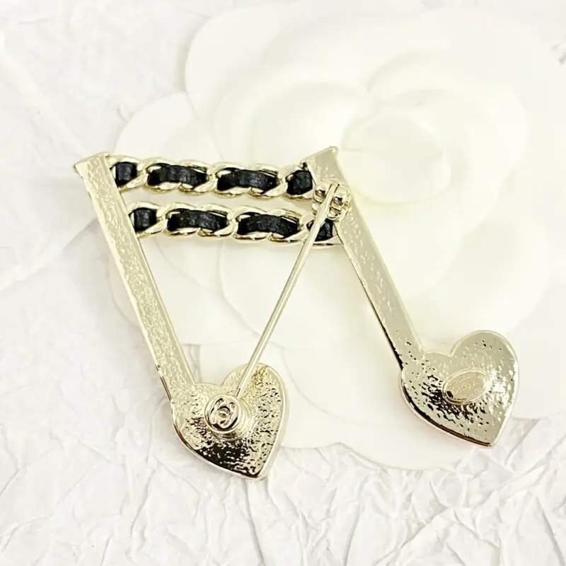 chanel brooches pour femme s_12347561